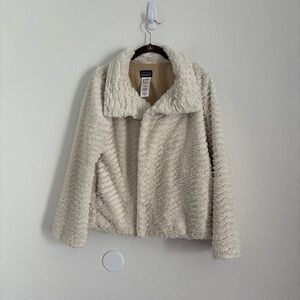 Patagonia Women's Size Medium Ivory Pelage Fuzzy  Fleece Jacket